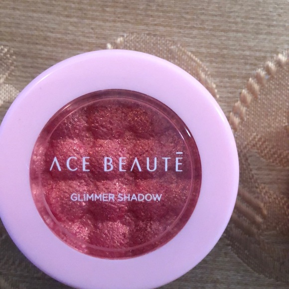 Eyeshadow - Picture 2 of 5